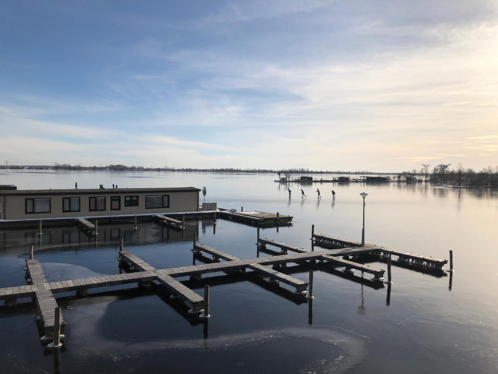 Visserslust Rooms, Apartments And Houseboats Vinkeveen Exterior foto